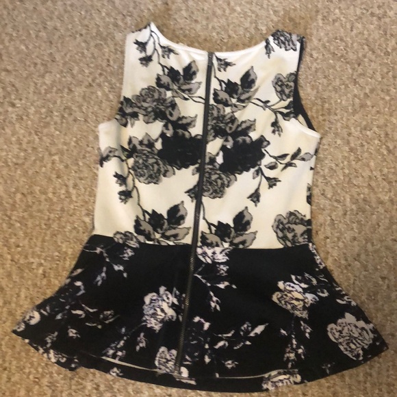 super cute black and white floral peplum top - Picture 2 of 2